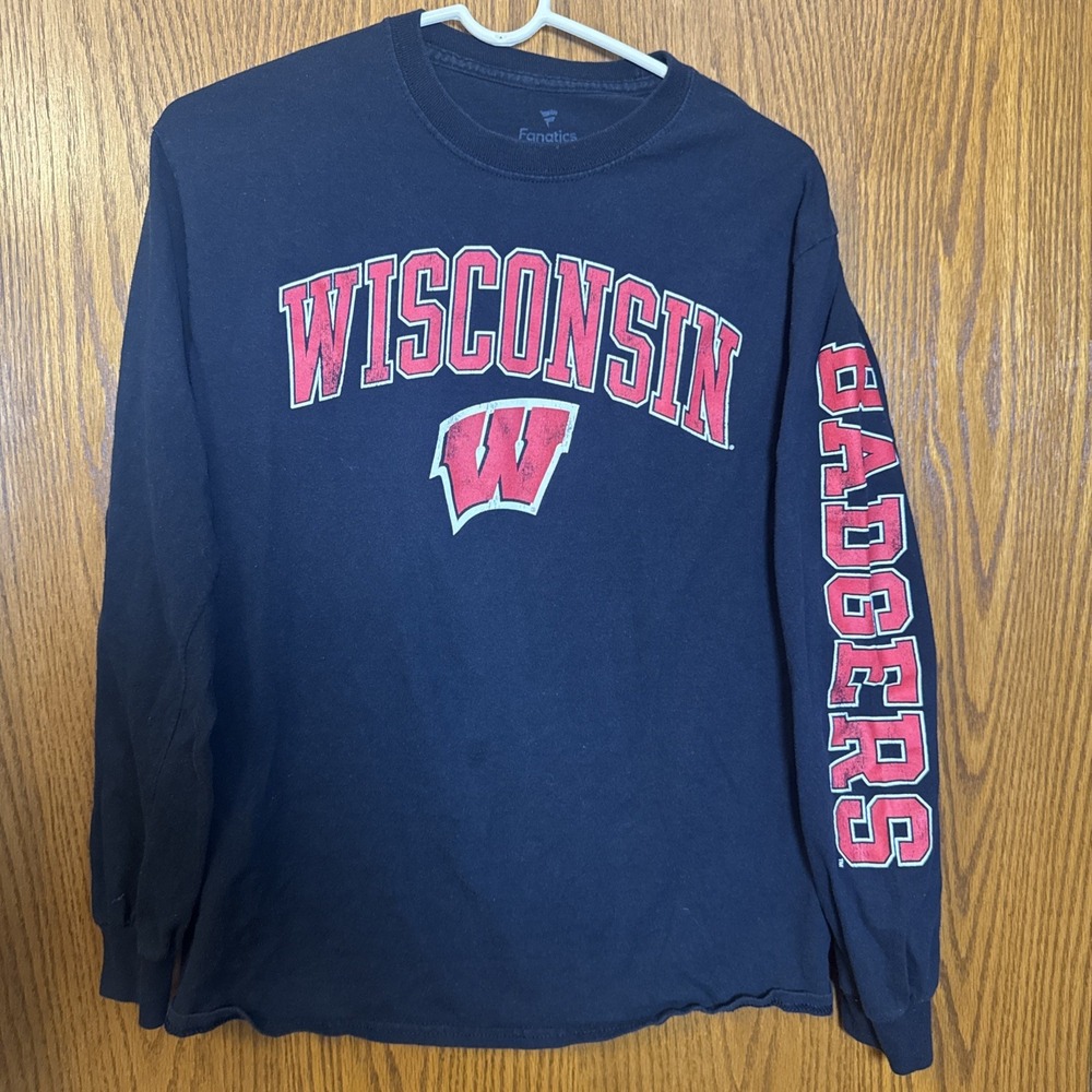 Wisconsin‎ Badgers Fanatics Long Sleeve Shirt Men's M NCAA Team Logo Graphic Tee